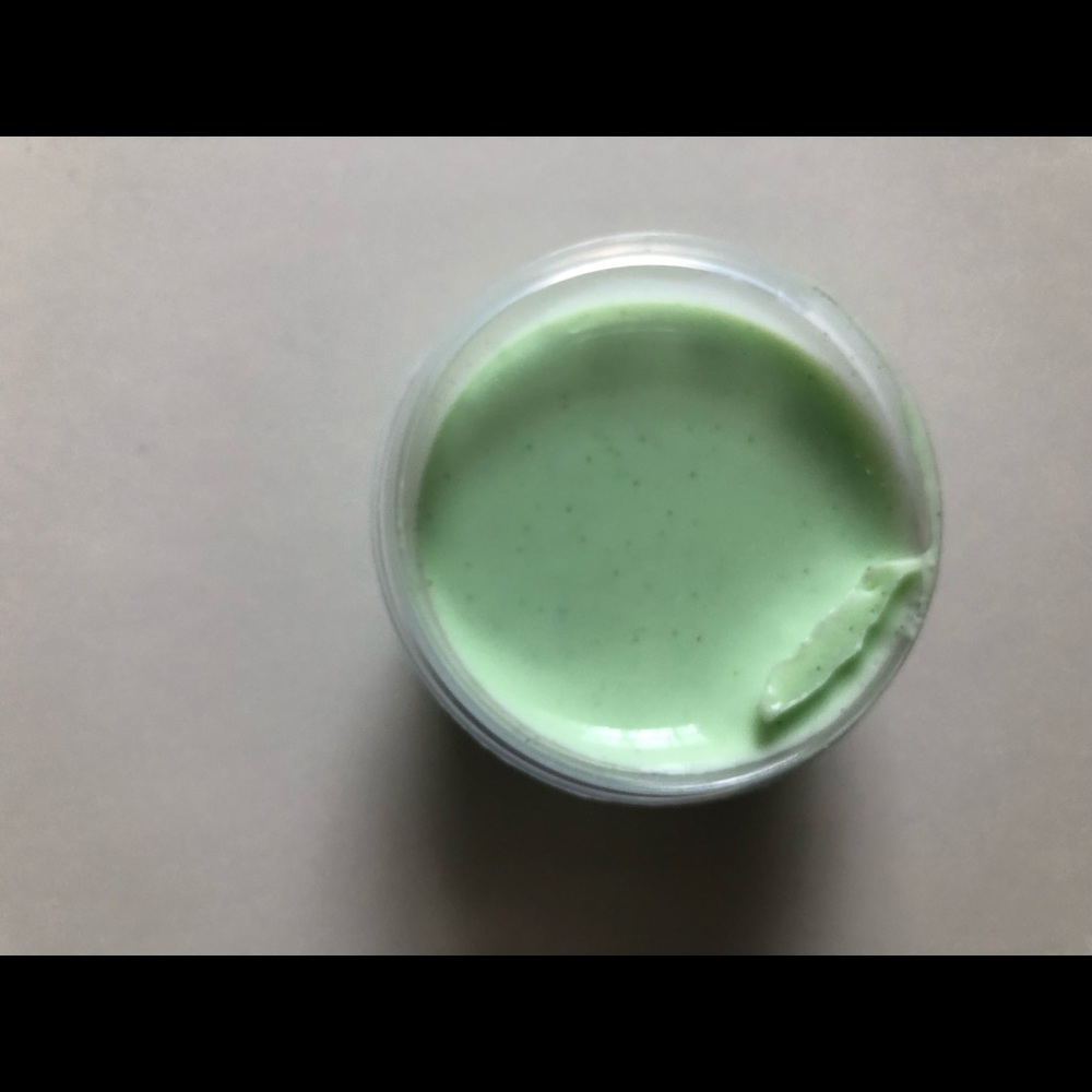 Glossy green sand slime